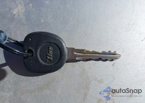 2008 Pontiac Grand Prix из США, поврежденный, VIN 2G2WP552981109087